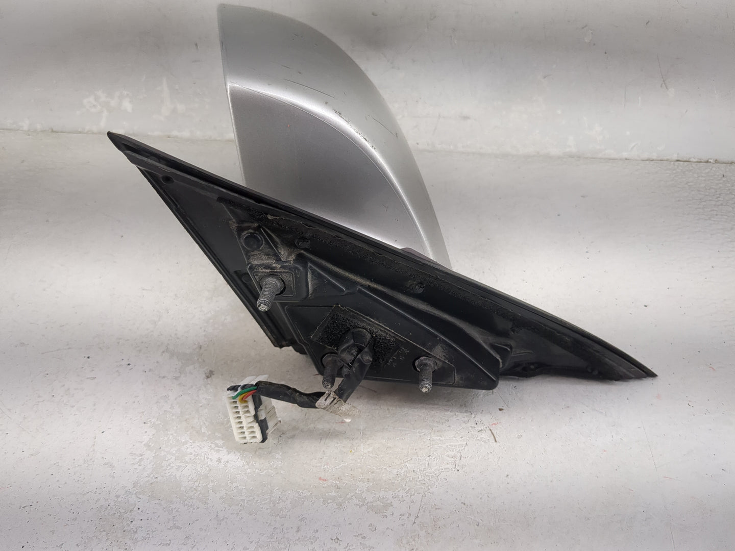 2009-2016 Hyundai Genesis Driver Side View Mirror - Left Door Mirror OEM Used - Oemusedautoparts1.com