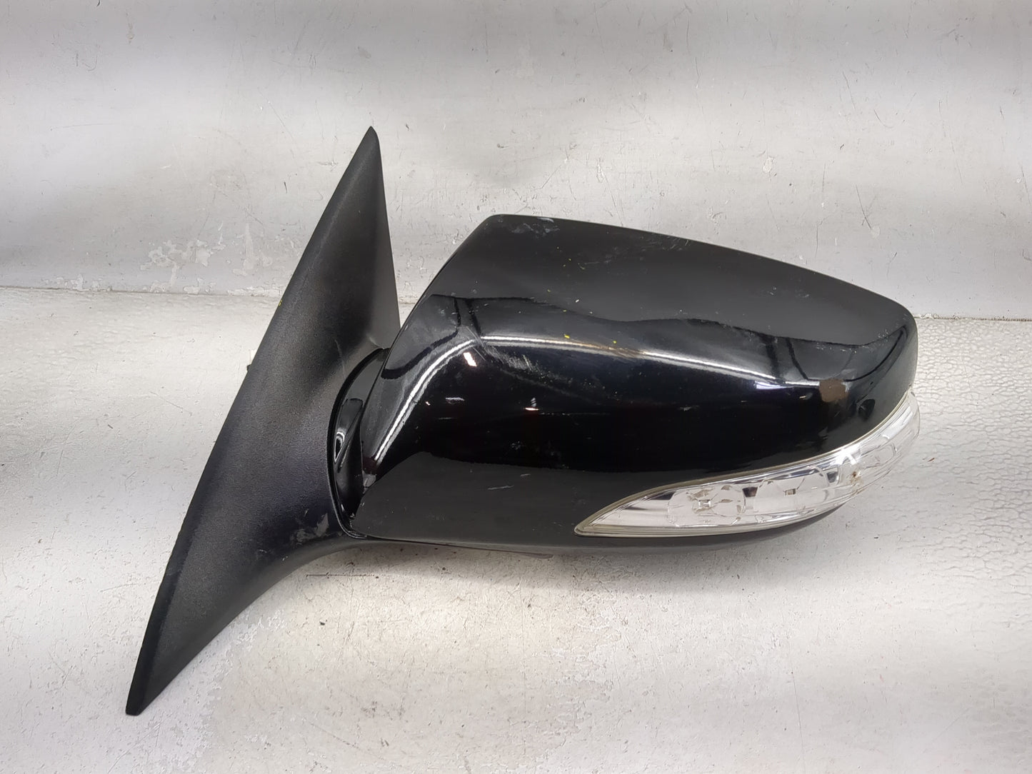 2009-2016 Hyundai Genesis Driver Side View Mirror - Left Door Mirror OEM Used - Oemusedautoparts1.com