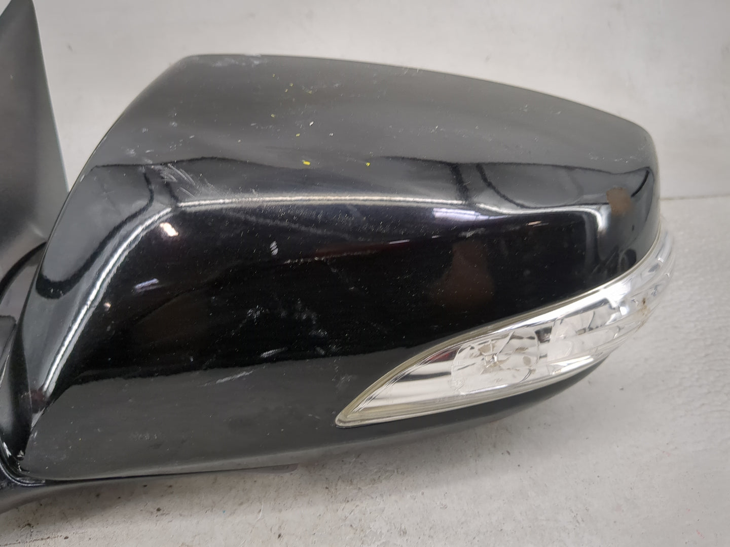 2009-2016 Hyundai Genesis Driver Side View Mirror - Left Door Mirror OEM Used - Oemusedautoparts1.com