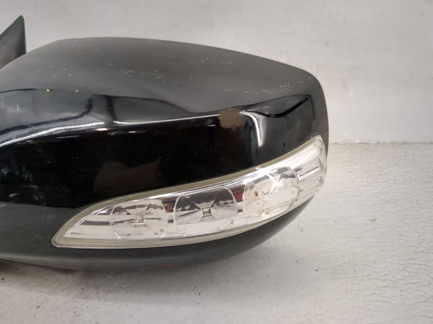 2009-2016 Hyundai Genesis Driver Side View Mirror - Left Door Mirror OEM Used - Oemusedautoparts1.com