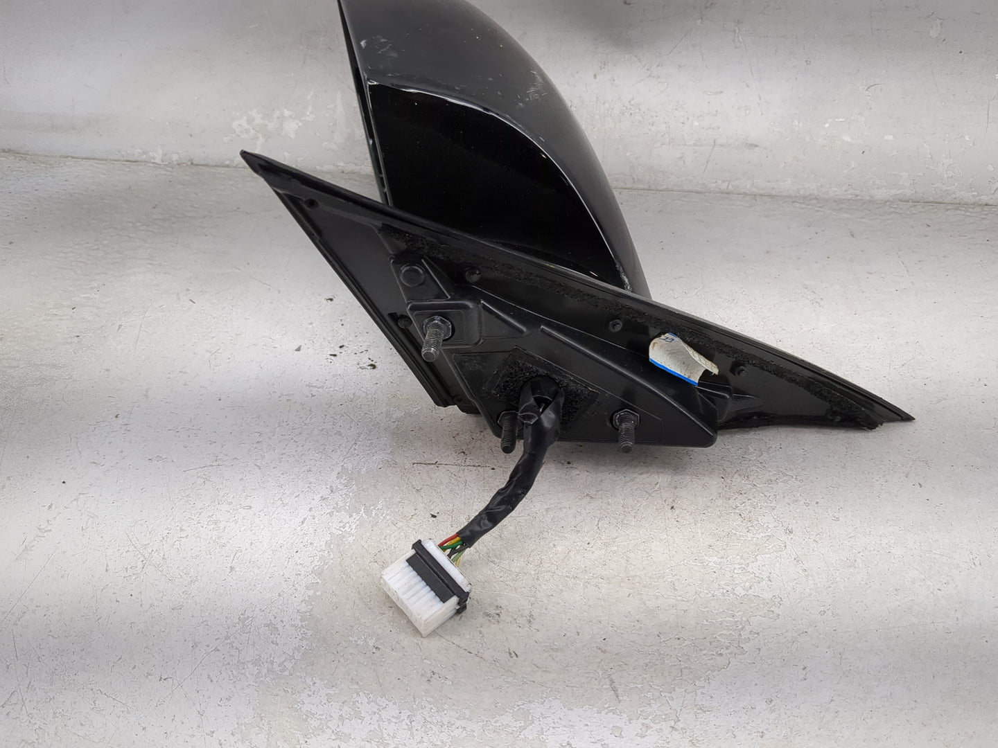 2009-2016 Hyundai Genesis Driver Side View Mirror - Left Door Mirror OEM Used - Oemusedautoparts1.com