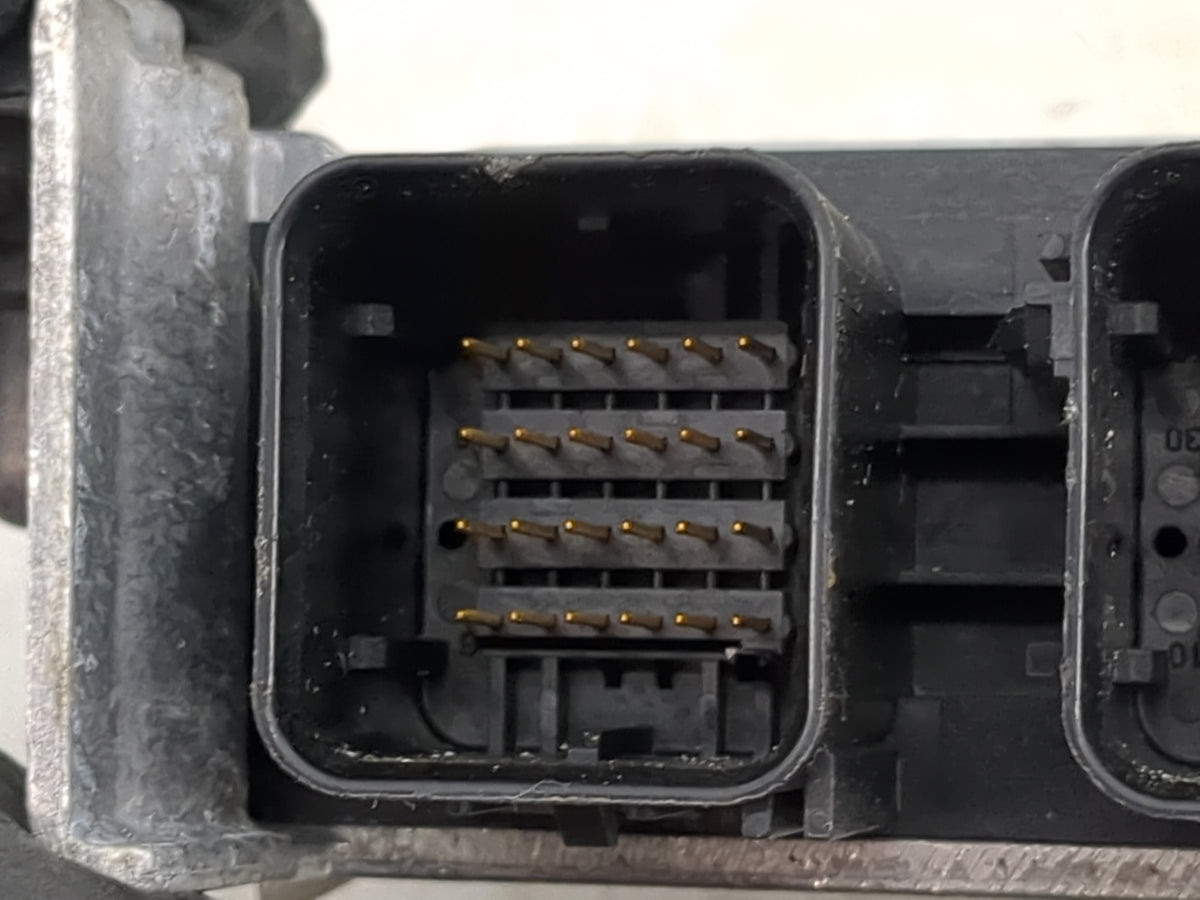 2013-2014 Hyundai Genesis Safety Restraint Srs Airbag Control Module - Oemusedautoparts1.com