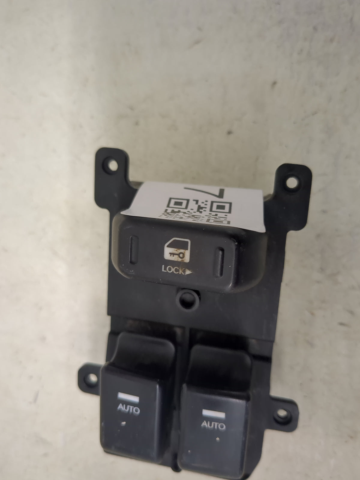2013-2016 Hyundai Genesis Master Power Window Switch Replacement Driver Side Left P/N:20200837S Fits Fits 2013 2014 2015 201