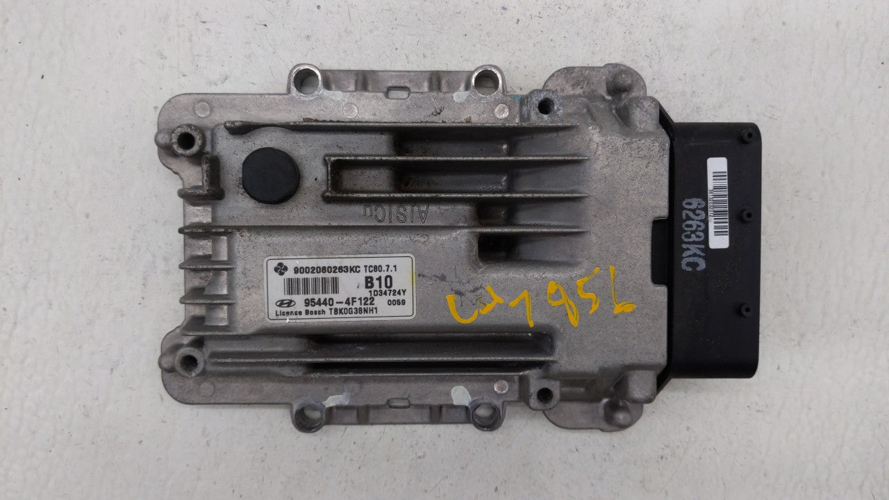2013-2016 Hyundai Genesis Chassis Control Module Ccm Bcm Body Control - Oemusedautoparts1.com