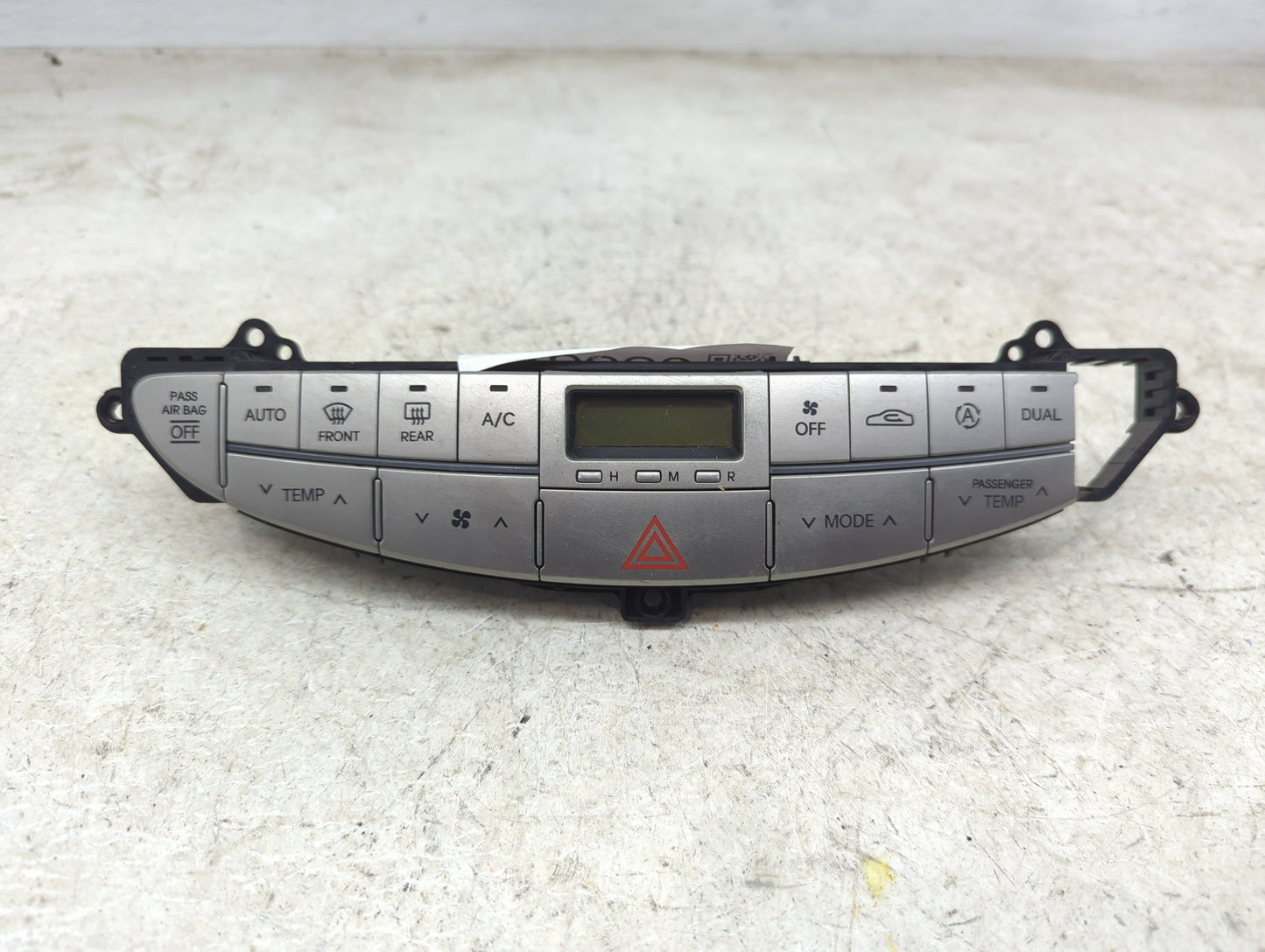 2013 Hyundai Genesis Climate Control Module Temperature AC/Heater Replacement P/N:97250-3M200 Fits OEM Used Auto Parts - Oem