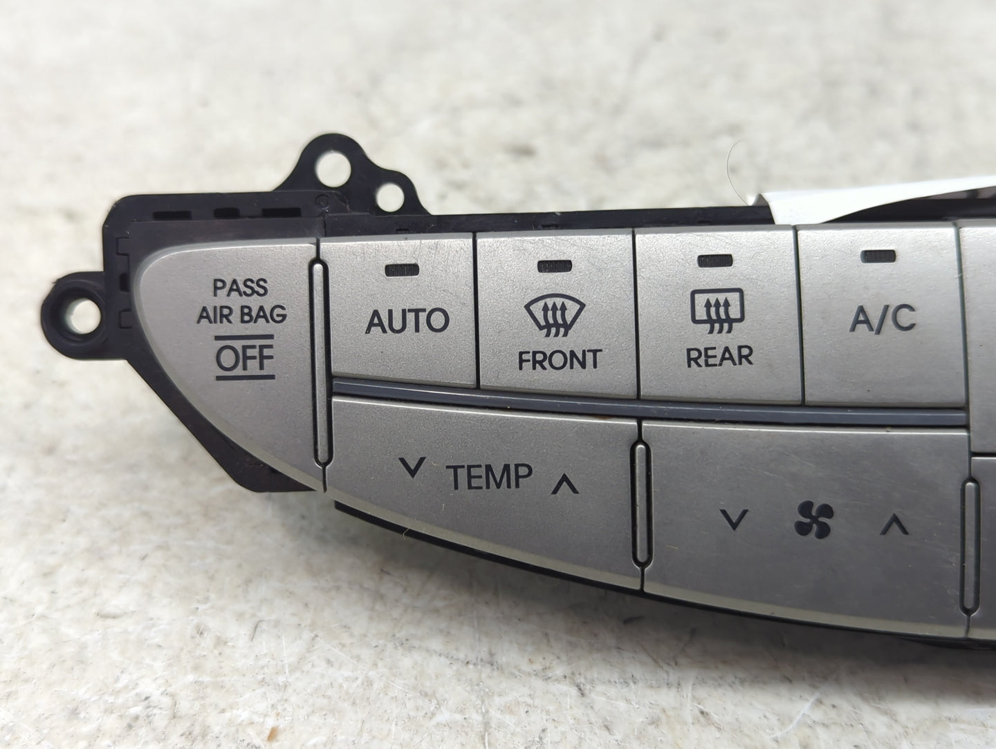 2013 Hyundai Genesis Climate Control Module Temperature AC/Heater Replacement P/N:97250-3M200 Fits OEM Used Auto Parts - Oem