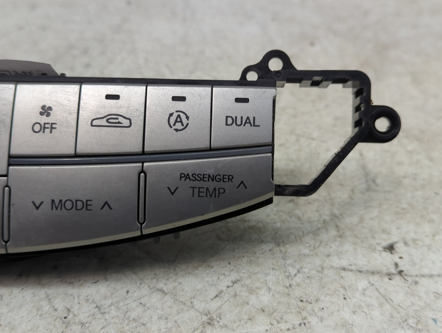 2013 Hyundai Genesis Climate Control Module Temperature AC/Heater Replacement P/N:97250-3M200 Fits OEM Used Auto Parts - Oem