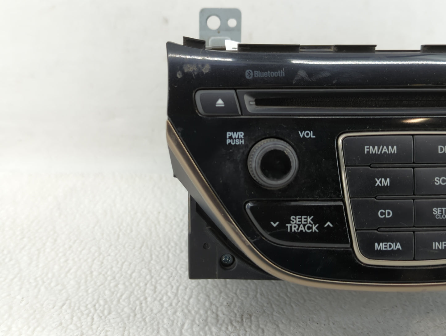 2013-2013 Hyundai Genesis Am Fm Cd Player Radio Receiver - Oemusedautoparts1.com