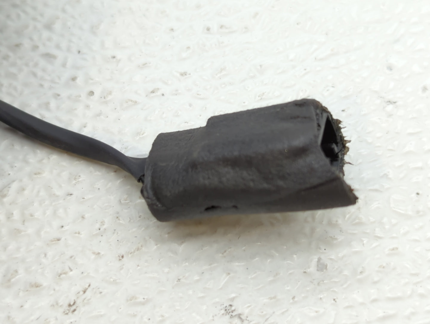 2009-2012 Hyundai Genesis Interior Rear View Mirror Replacement OEM P/N:E11026006 E11028008 Fits OEM Used Auto Parts - Oemus
