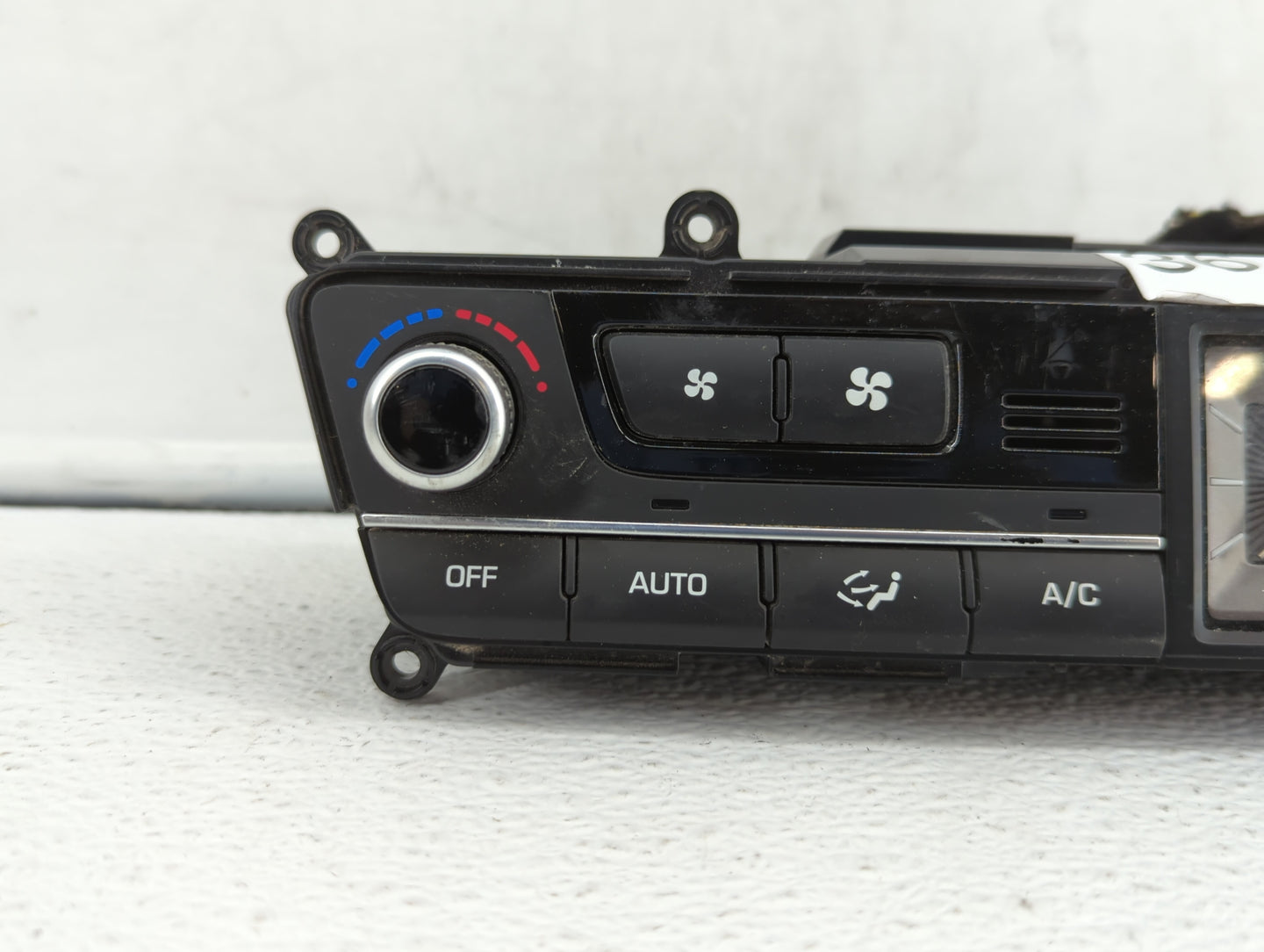 2013-2016 Hyundai Genesis Climate Control Module Temperature AC/Heater Replacement P/N:94300-2M800 97250 2MMC1 Fits OEM Used
