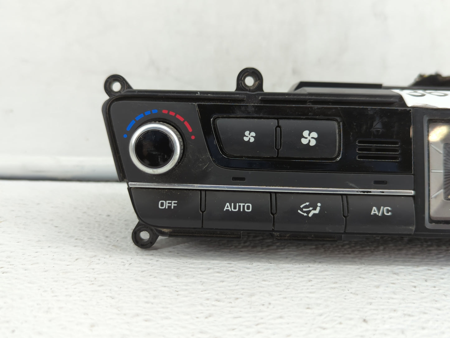 2013-2016 Hyundai Genesis Climate Control Module Temperature AC/Heater Replacement P/N:94300-2M800 97250 2MMC1 Fits OEM Used