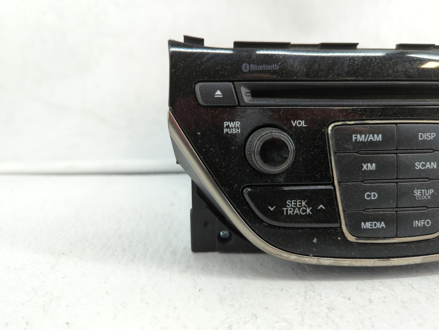 2013-2013 Hyundai Genesis Am Fm Cd Player Radio Receiver - Oemusedautoparts1.com
