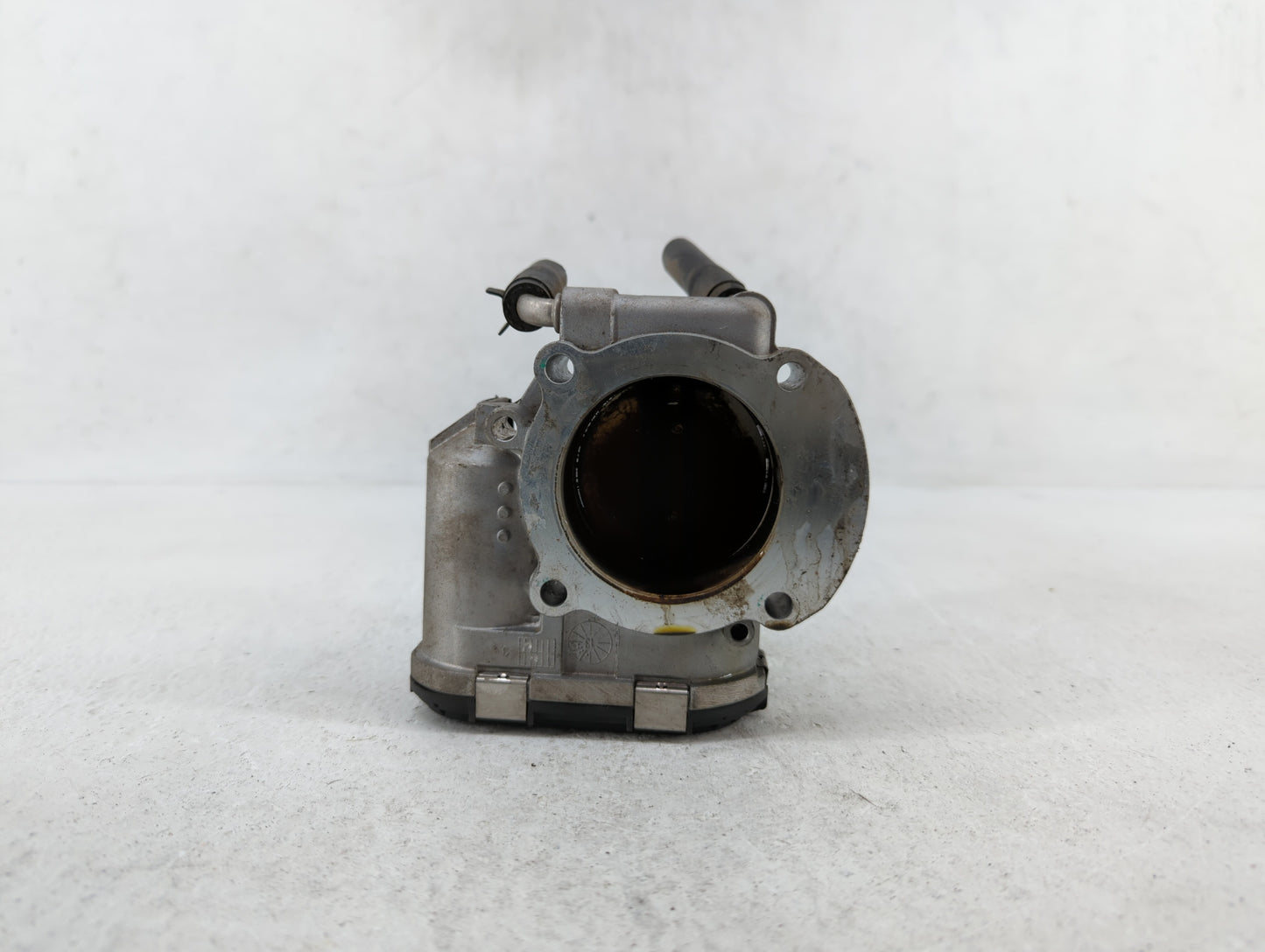2009-2014 Hyundai Genesis Throttle Body P/N:35100-2C300 Fits Fits 2009 2010 2011 2012 2013 2014 OEM Used Auto Parts - Oemuse