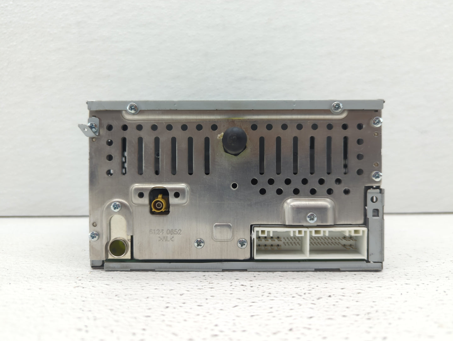2013-2013 Hyundai Genesis Am Fm Cd Player Radio Receiver - Oemusedautoparts1.com