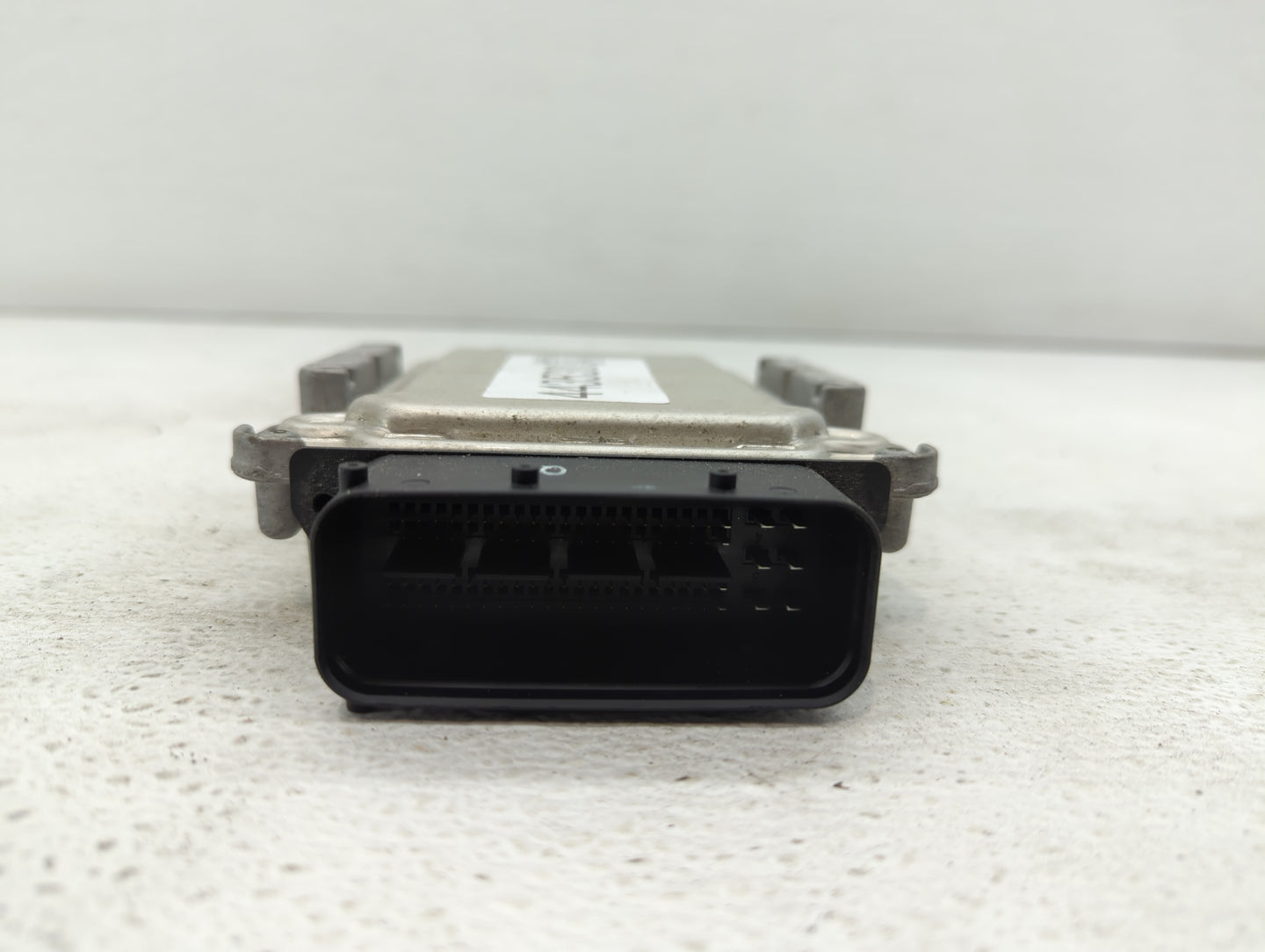 2013-2014 Hyundai Genesis Chassis Control Module Ccm Bcm Body Control - Oemusedautoparts1.com