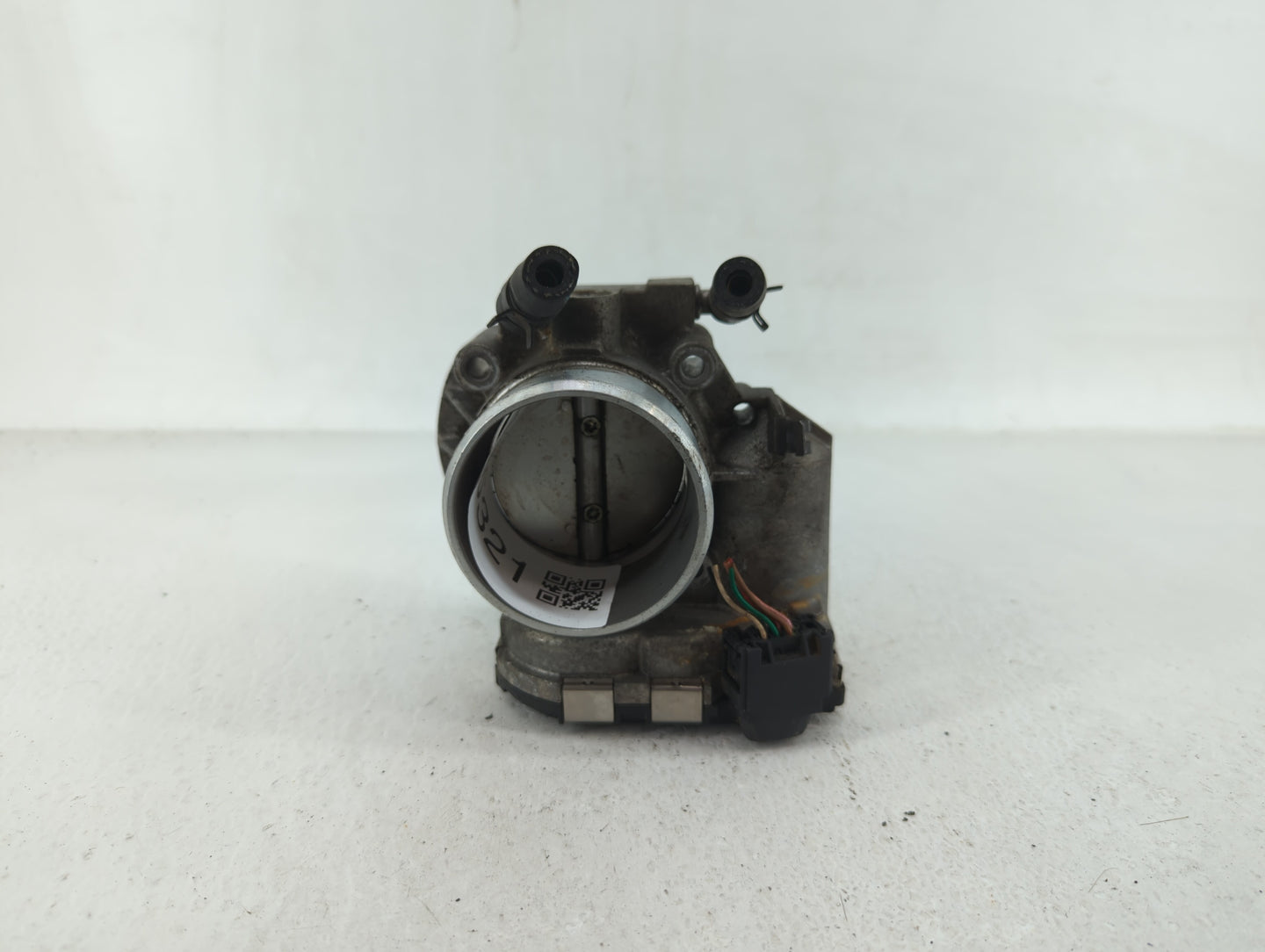 2009-2014 Hyundai Genesis Throttle Body P/N:35100-2C300 Fits Fits 2009 2010 2011 2012 2013 2014 OEM Used Auto Parts - Oemuse