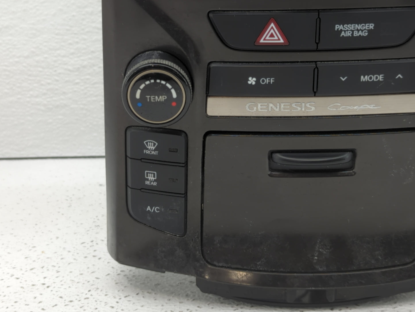 Hyundai Genesis Radio Control Panel - Oemusedautoparts1.com