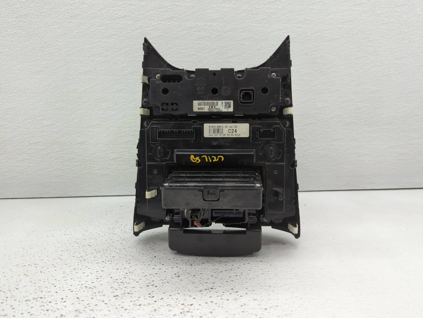 Hyundai Genesis Radio Control Panel - Oemusedautoparts1.com