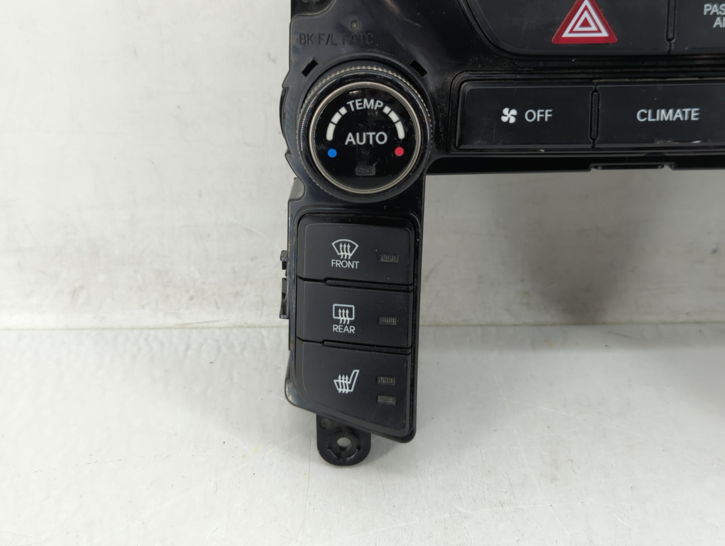 2013-2016 Hyundai Genesis Climate Control Module Temperature AC/Heater Replacement P/N:97250-2MFP1 97250-2MFP0 Fits OEM Used