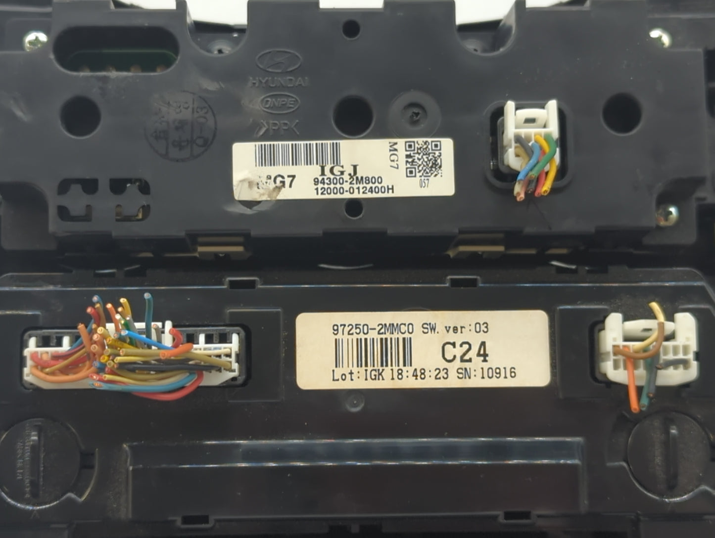 2013-2015 Hyundai Genesis Climate Control Module Temperature AC/Heater Replacement P/N:97250-2MMC0 97250-2MFJ0 Fits OEM Used