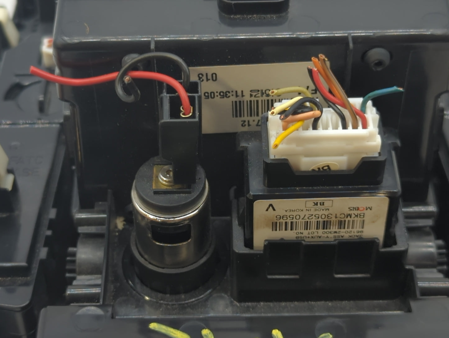 2013-2015 Hyundai Genesis Climate Control Module Temperature AC/Heater Replacement P/N:97250-2MMC0 97250-2MFJ0 Fits OEM Used