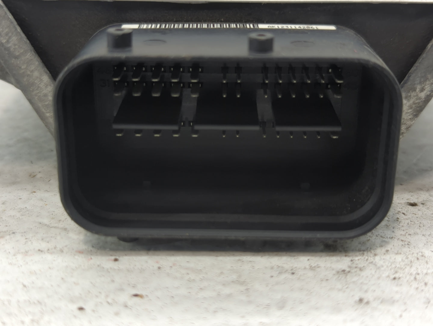 2012-2016 Hyundai Genesis PCM Engine Control Computer ECU ECM PCU OEM P/N:39172-3C000 39172-3C010 Fits OEM Used Auto Parts -