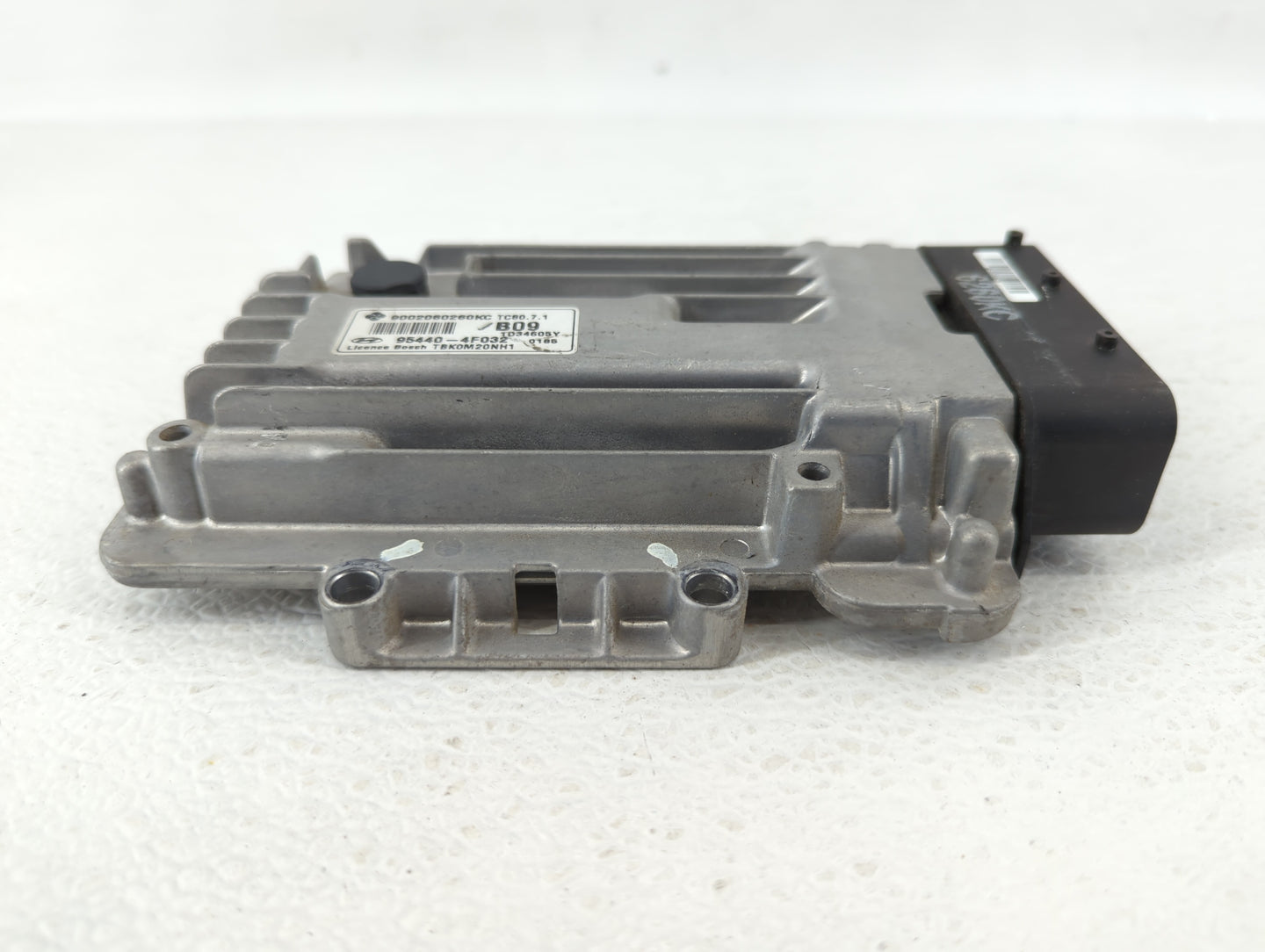2013-2014 Hyundai Genesis Chassis Control Module Ccm Bcm Body Control - Oemusedautoparts1.com