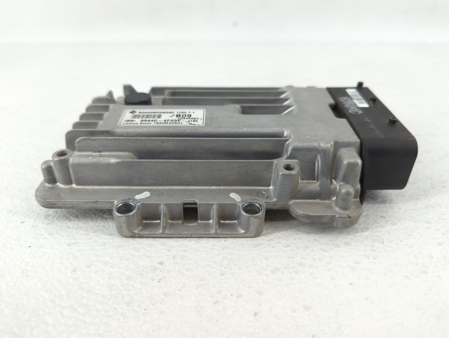 2013-2014 Hyundai Genesis Chassis Control Module Ccm Bcm Body Control - Oemusedautoparts1.com