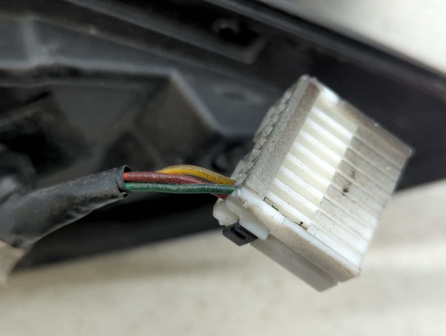 2009-2016 Hyundai Genesis Driver Side View Mirror - Left Door Mirror OEM Used - Oemusedautoparts1.com