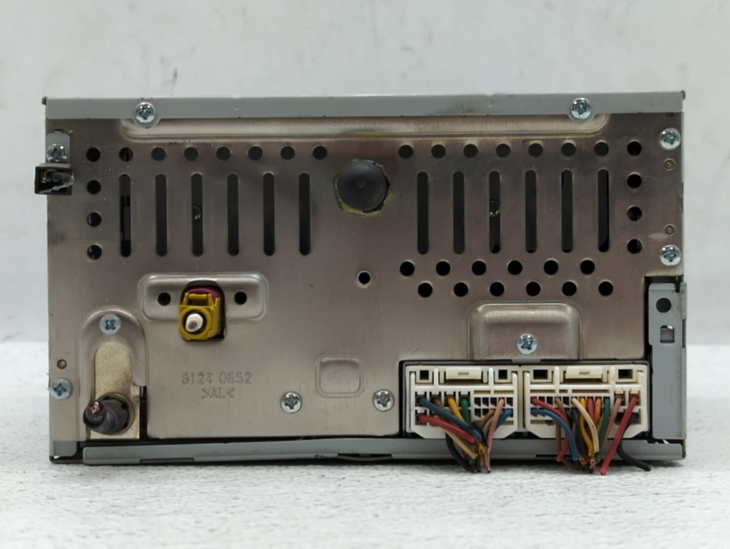 2013-2013 Hyundai Genesis Am Fm Cd Player Radio Receiver - Oemusedautoparts1.com