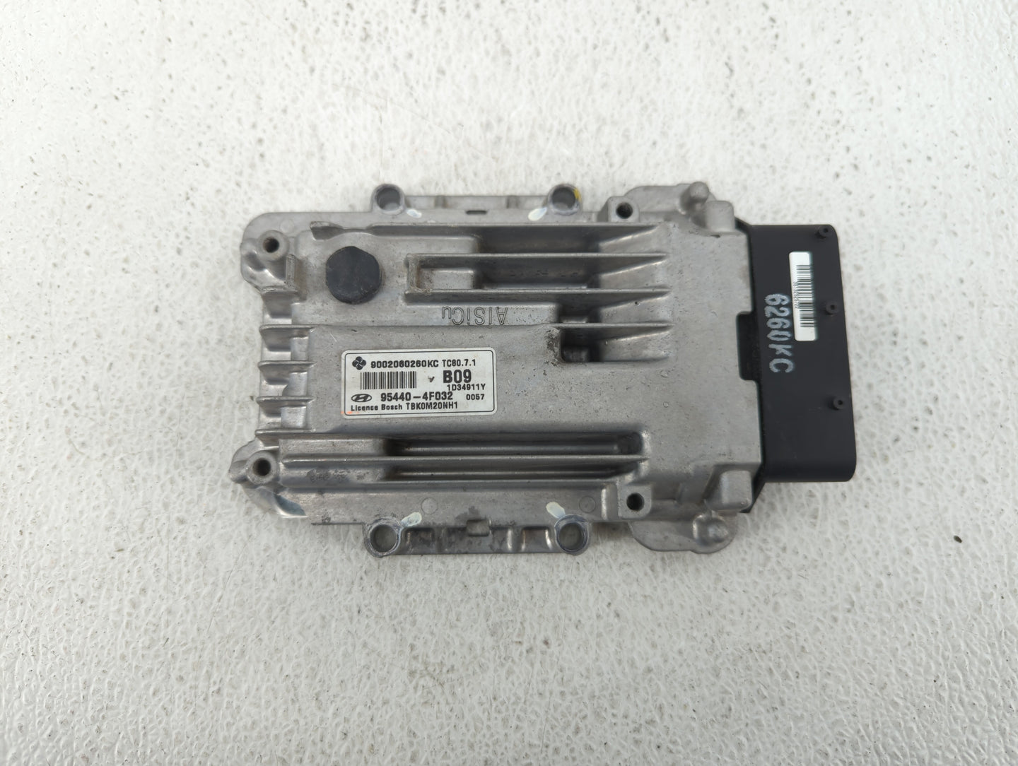2013-2014 Hyundai Genesis Chassis Control Module Ccm Bcm Body Control - Oemusedautoparts1.com