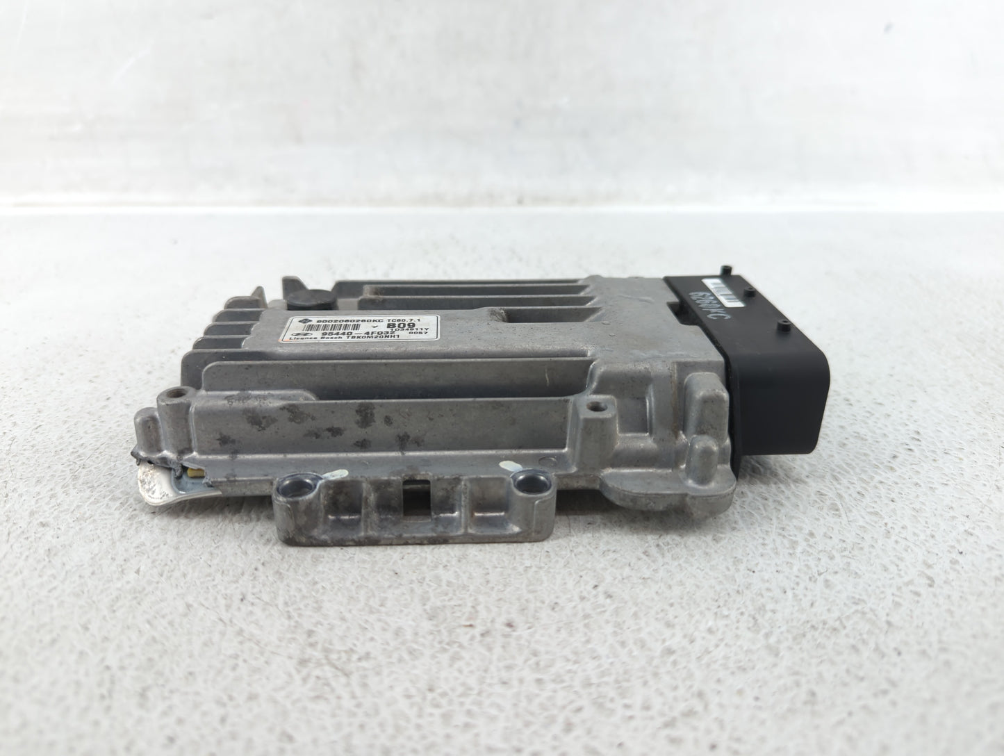 2013-2014 Hyundai Genesis Chassis Control Module Ccm Bcm Body Control - Oemusedautoparts1.com