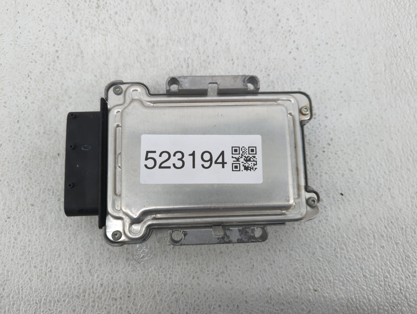 2013-2014 Hyundai Genesis Chassis Control Module Ccm Bcm Body Control - Oemusedautoparts1.com