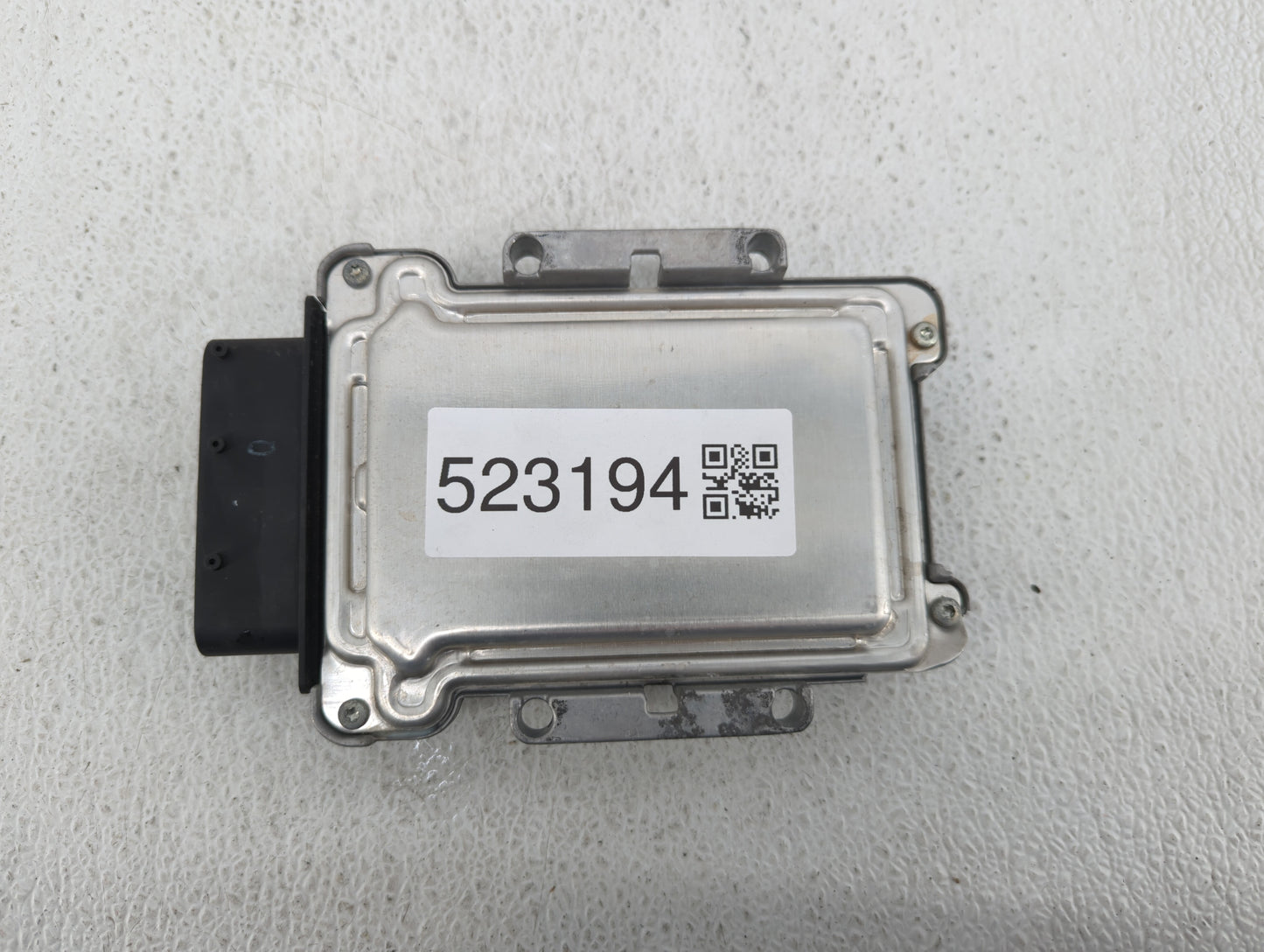 2013-2014 Hyundai Genesis Chassis Control Module Ccm Bcm Body Control - Oemusedautoparts1.com