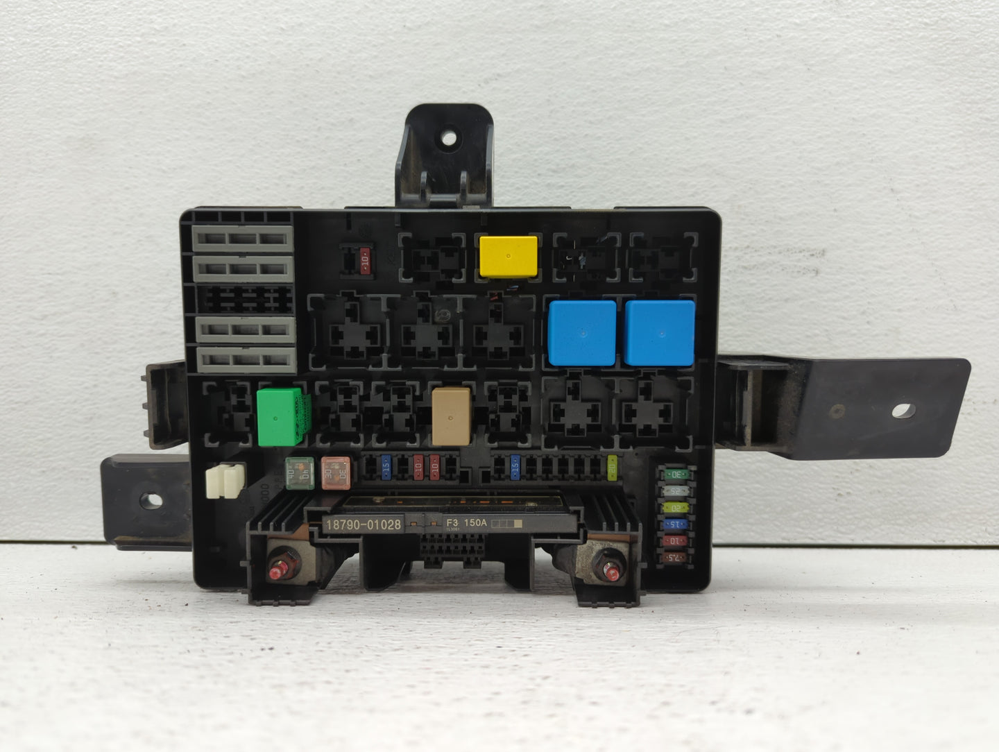 2013-2014 Hyundai Genesis Fusebox Fuse Box Panel Relay Module P/N:91264-2M901 N91264-2M901-06 Fits Fits 2013 2014 OEM Used A