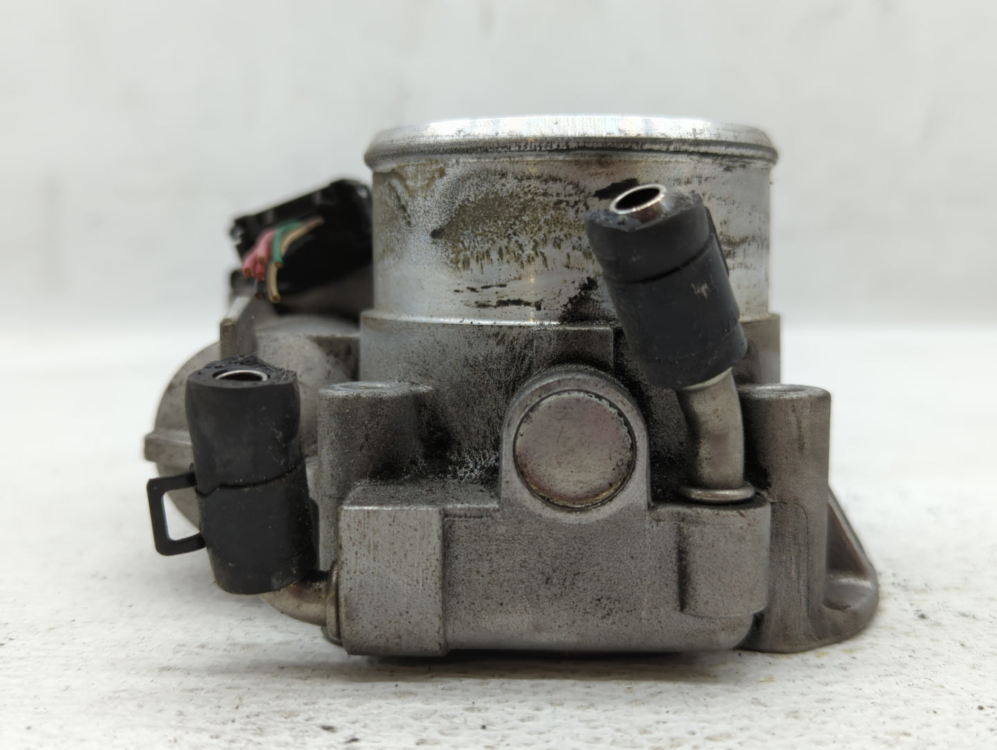 2009-2014 Hyundai Genesis Throttle Body P/N:35100-2C300 Fits Fits 2009 2010 2011 2012 2013 2014 OEM Used Auto Parts - Oemuse