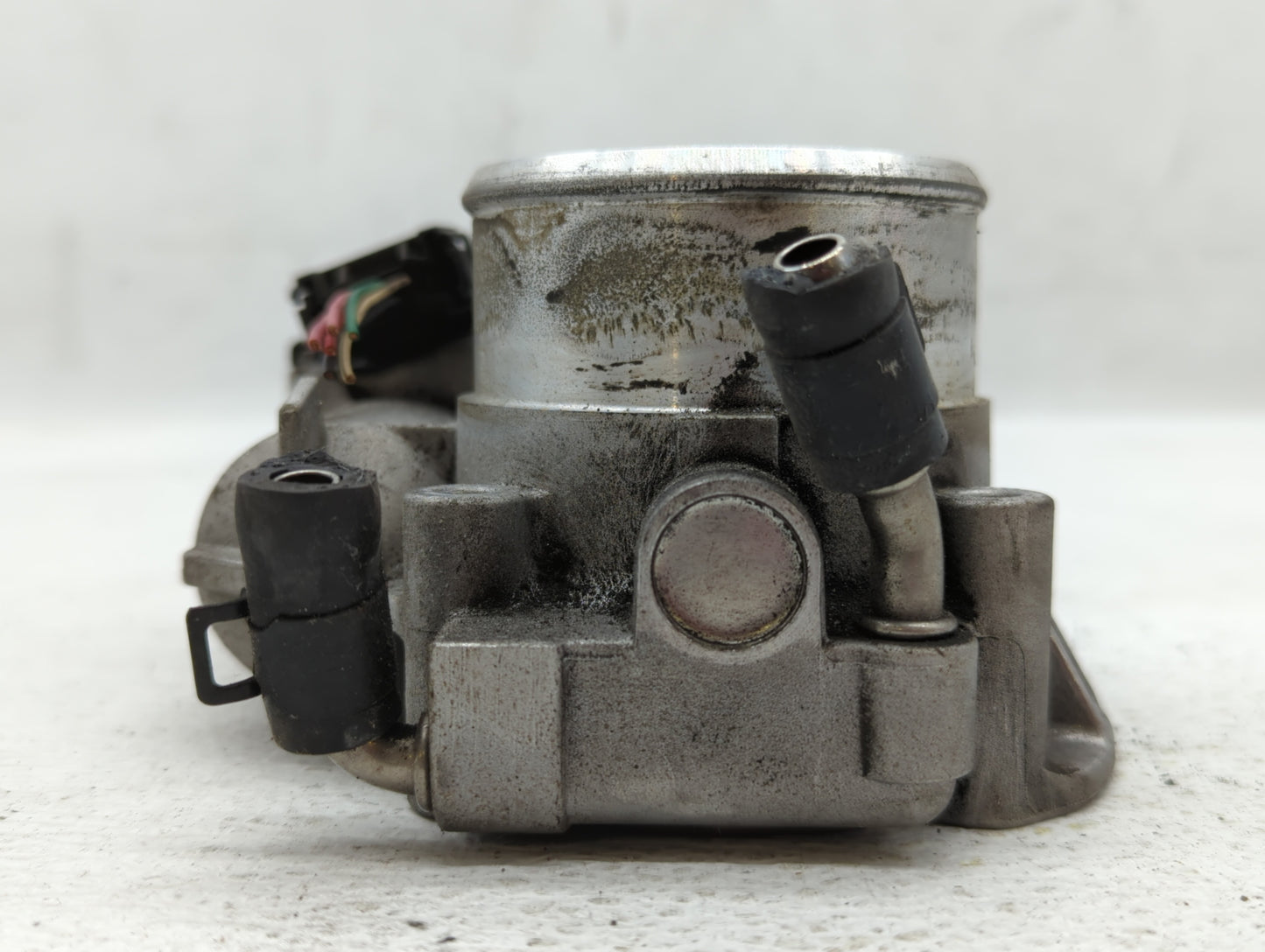 2009-2014 Hyundai Genesis Throttle Body P/N:35100-2C300 Fits Fits 2009 2010 2011 2012 2013 2014 OEM Used Auto Parts - Oemuse