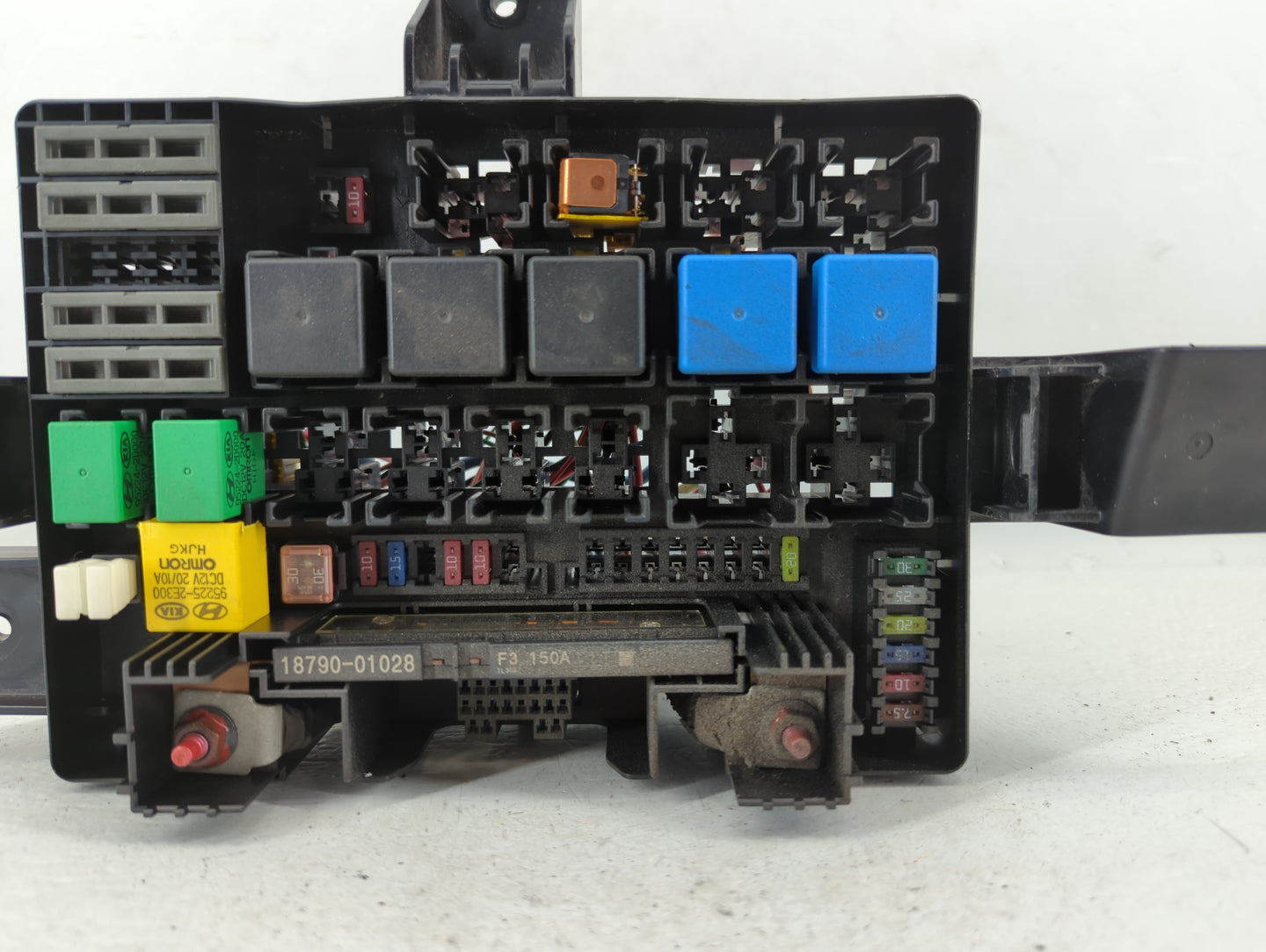 2013-2014 Hyundai Genesis Fusebox Fuse Box Panel Relay Module P/N:91264 2M561 Fits Fits 2013 2014 OEM Used Auto Parts - Oemu