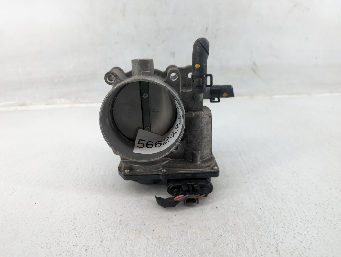 2012-2014 Hyundai Genesis Throttle Body P/N:35100-3CBA0 Fits Fits 2012 2013 2014 OEM Used Auto Parts - Oemusedautoparts1.com