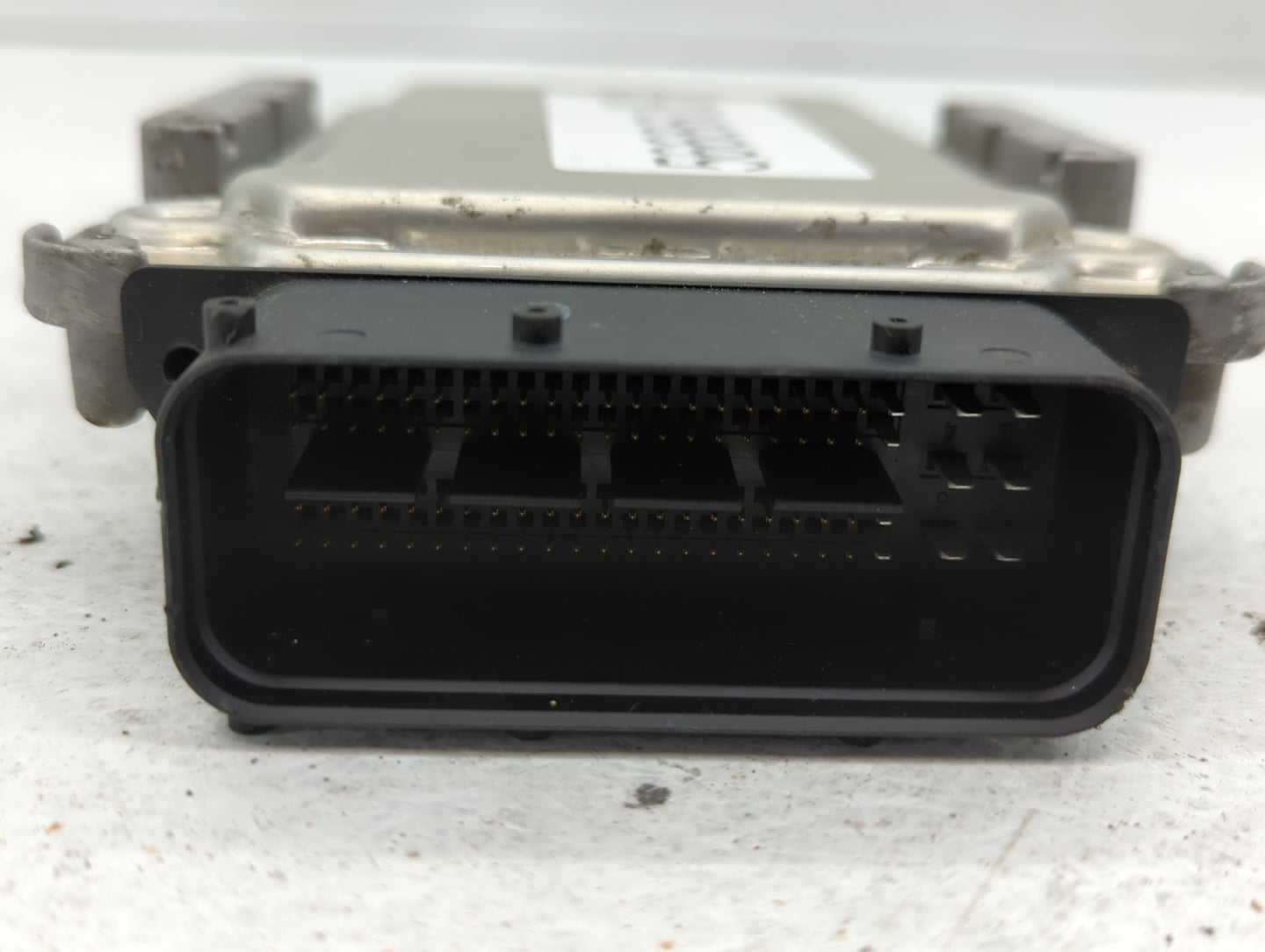 2013-2014 Hyundai Genesis Chassis Control Module Ccm Bcm Body Control - Oemusedautoparts1.com