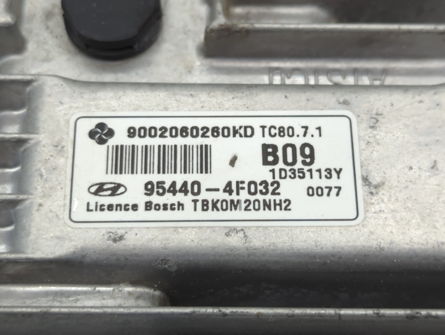2013-2014 Hyundai Genesis Chassis Control Module Ccm Bcm Body Control - Oemusedautoparts1.com