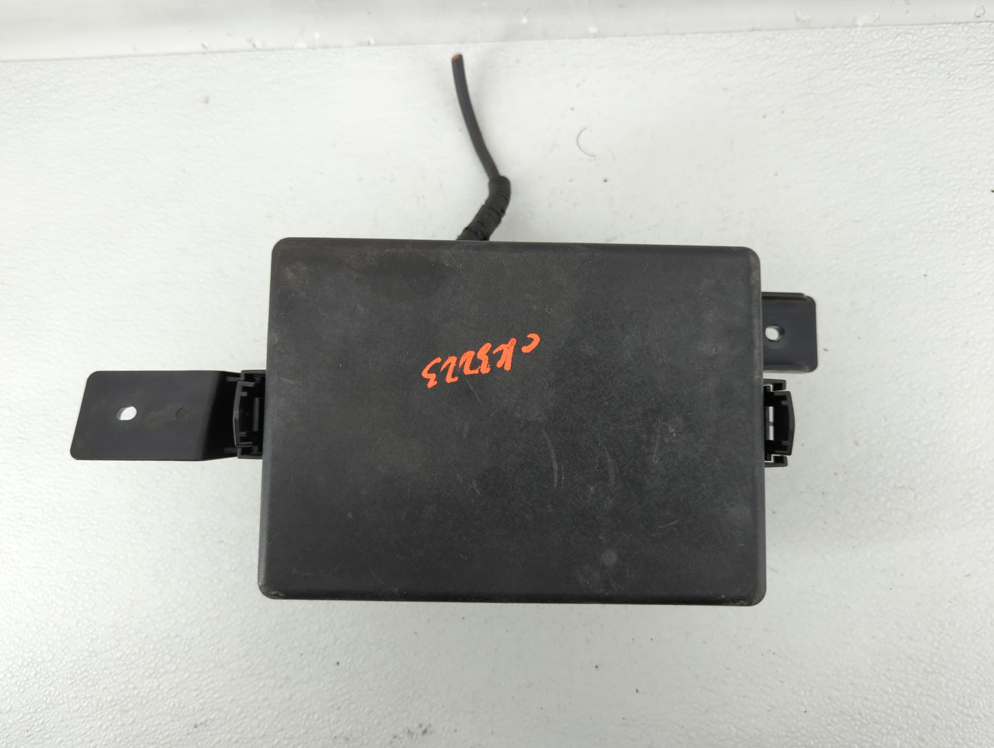 2013-2014 Hyundai Genesis Fusebox Fuse Box Panel Relay Module P/N:91264-2M901 Fits Fits 2013 2014 OEM Used Auto Parts - Oemu