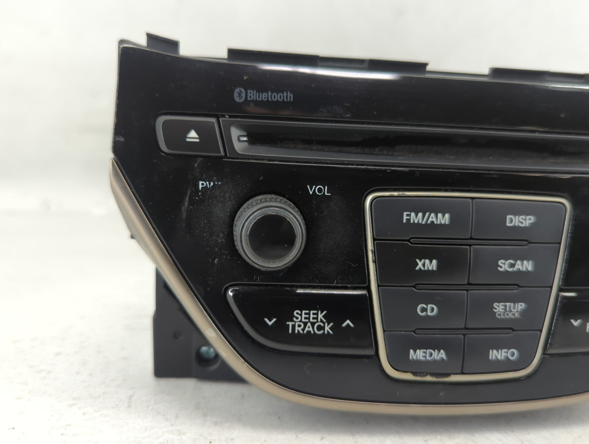 2013-2013 Hyundai Genesis Am Fm Cd Player Radio Receiver 582976 - Oemusedautoparts1.com