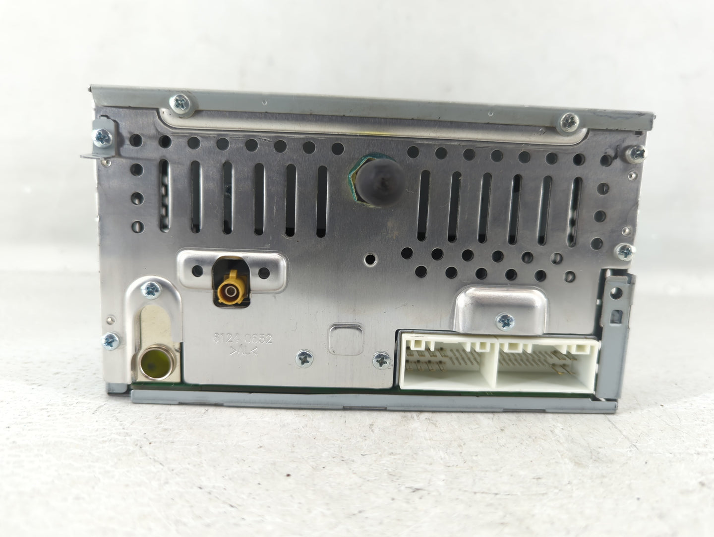 2013-2013 Hyundai Genesis Am Fm Cd Player Radio Receiver - Oemusedautoparts1.com
