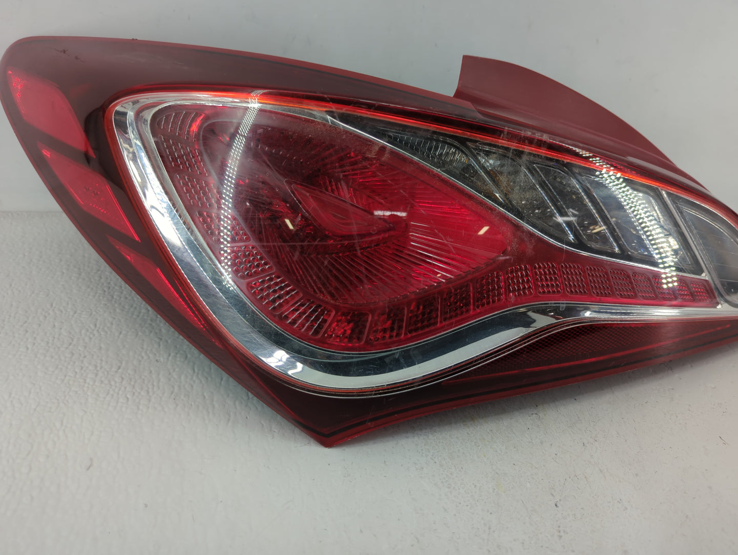 2013-2016 Hyundai Genesis Tail Light Assembly Driver Left OEM P/N:92401-2M5 Fits Fits 2013 2014 2015 2016 OEM Used Auto Part