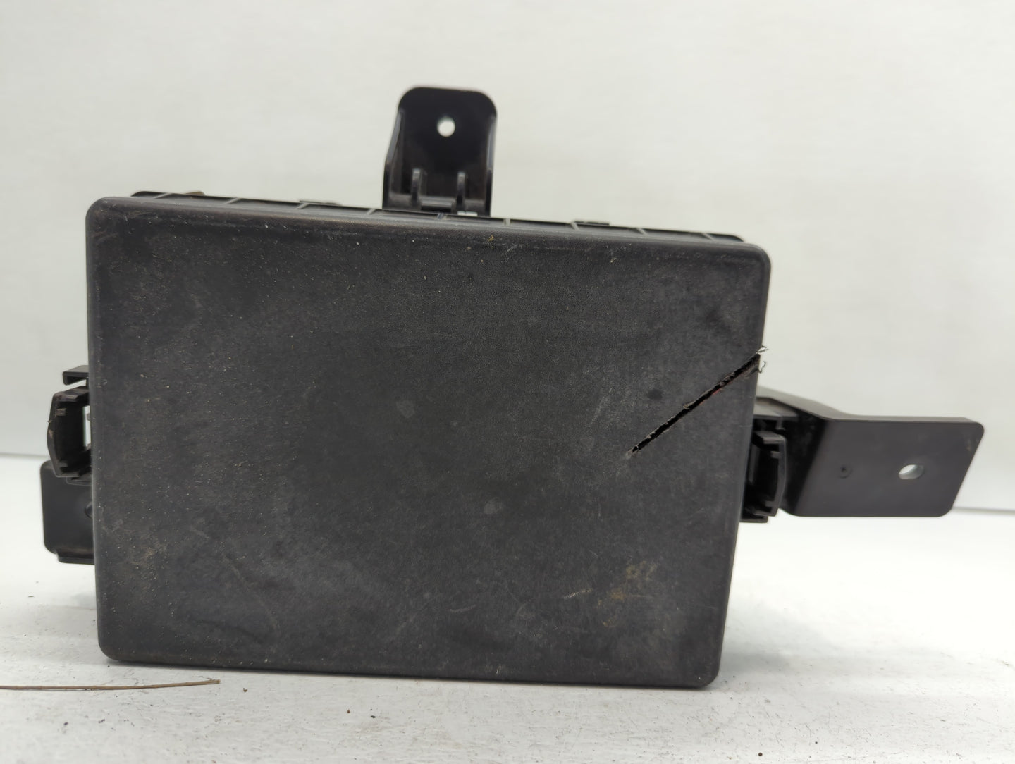2013-2014 Hyundai Genesis Fusebox Fuse Box Panel Relay Module P/N:91264-2M801 Fits Fits 2013 2014 OEM Used Auto Parts - Oemu