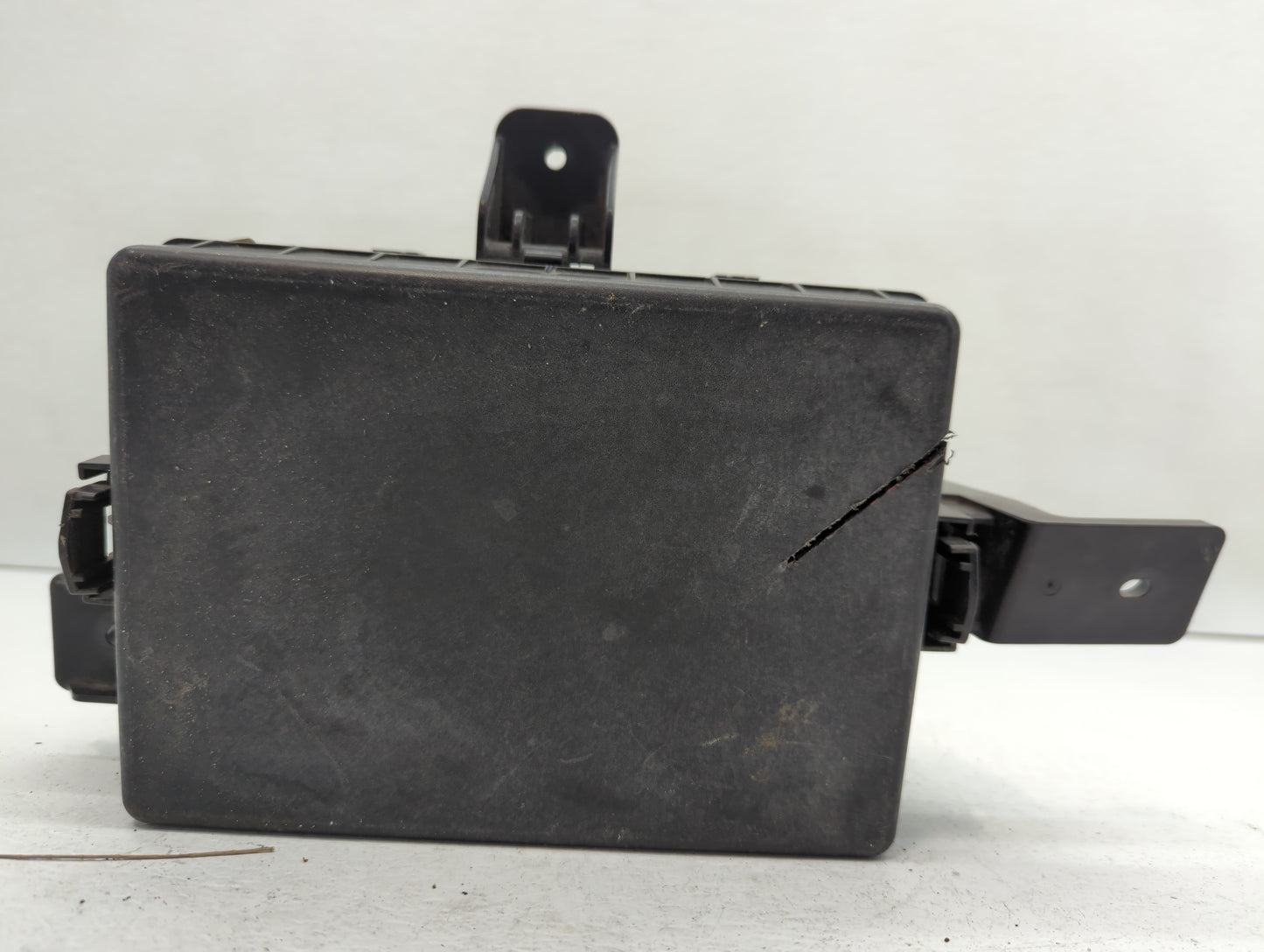 2013-2014 Hyundai Genesis Fusebox Fuse Box Panel Relay Module P/N:91264-2M801 Fits Fits 2013 2014 OEM Used Auto Parts - Oemu