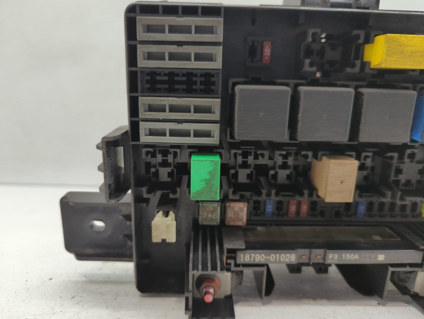 2013-2014 Hyundai Genesis Fusebox Fuse Box Panel Relay Module P/N:91264-2M801 Fits Fits 2013 2014 OEM Used Auto Parts - Oemu