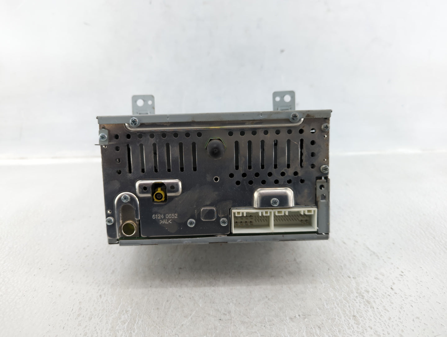 2013-2013 Hyundai Genesis Am Fm Cd Player Radio Receiver - Oemusedautoparts1.com