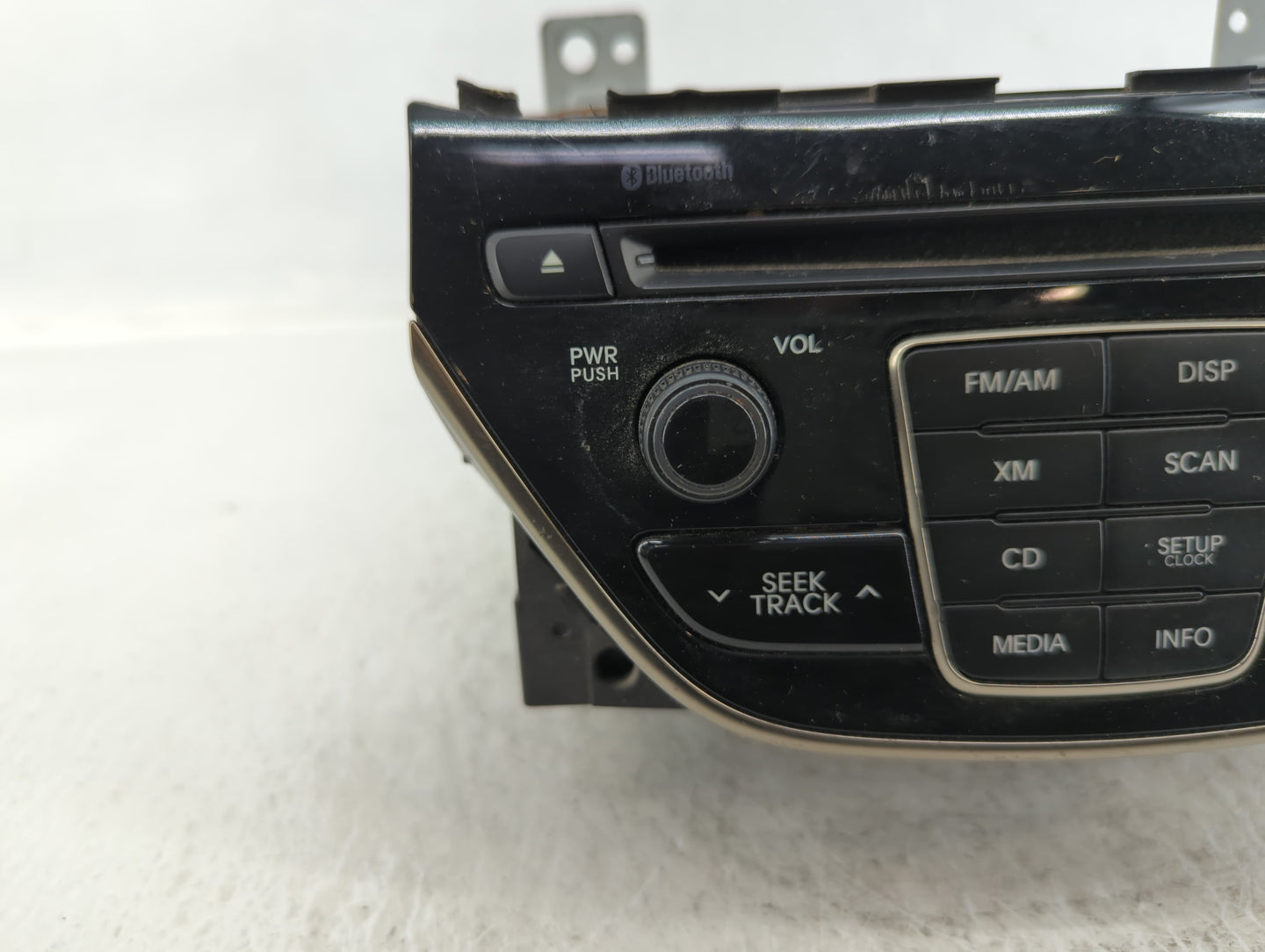 2013-2013 Hyundai Genesis Am Fm Cd Player Radio Receiver - Oemusedautoparts1.com